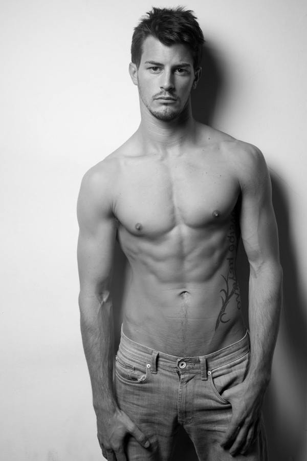 หมู่นายแบบ