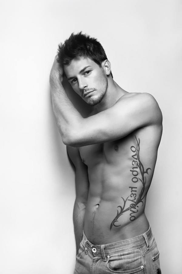 หมู่นายแบบ