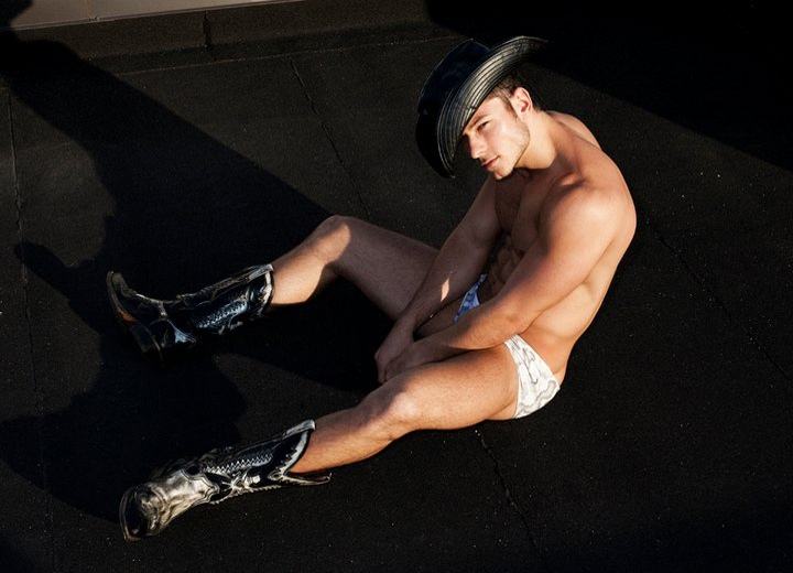 หมู่นายแบบ