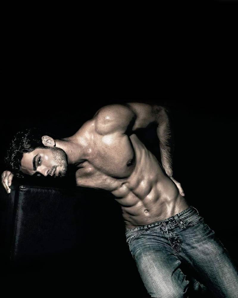 หมู่นายแบบ 2 ครับ