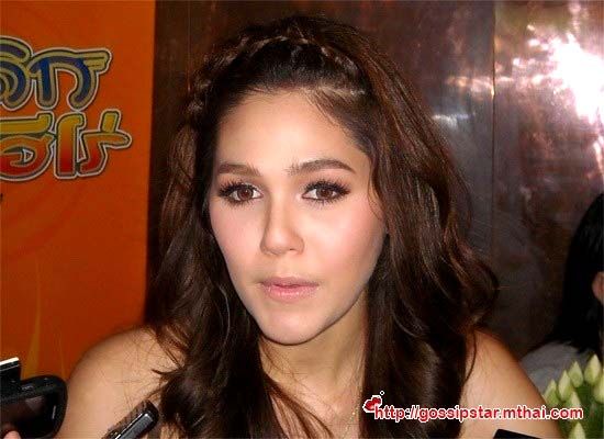 ชมพู่ โดนัท ไอซ์ ในดอกส้มสีทอง