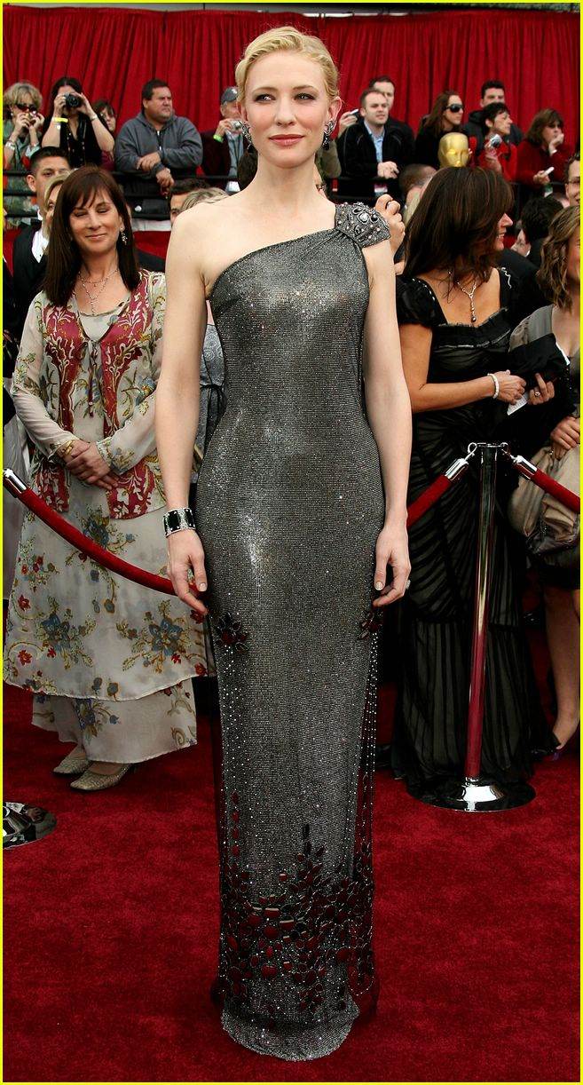 เอาชุดราตรีสวยกับดาราสวยๆมาฝากค่ะ ชอบชุดใหนกันที่สุดค่ะ