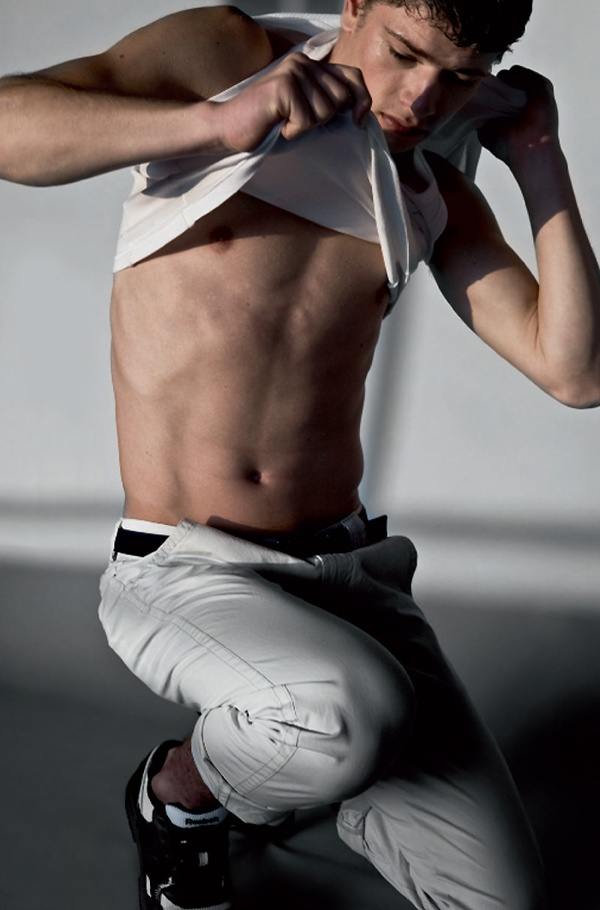 นายแบบน่าสัมผัส