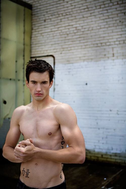 นายแบบน่าสัมผัส