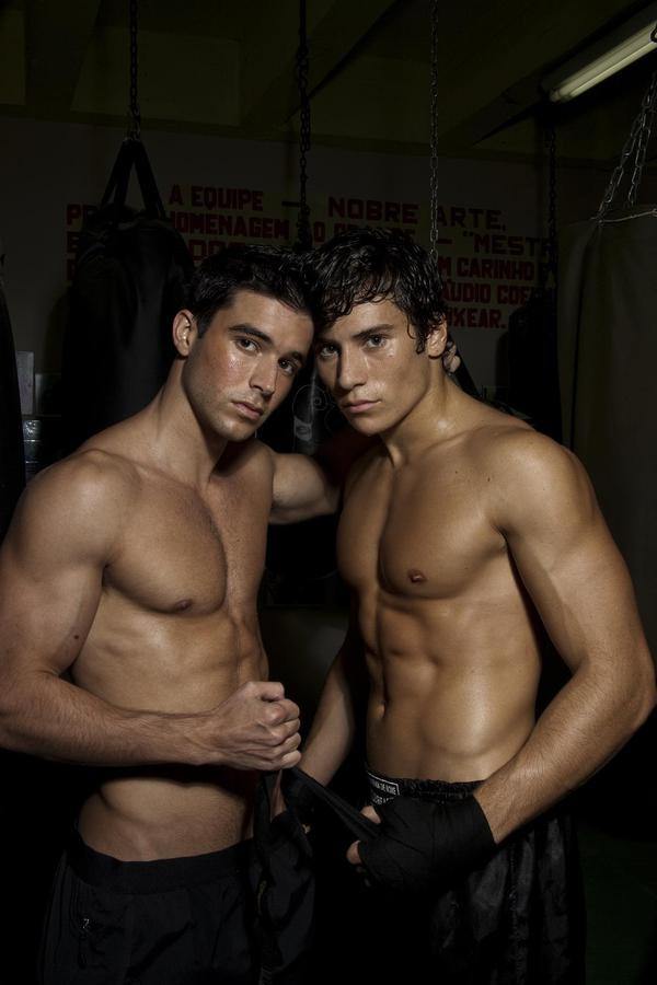 หล่อ เท่ ล่ำ