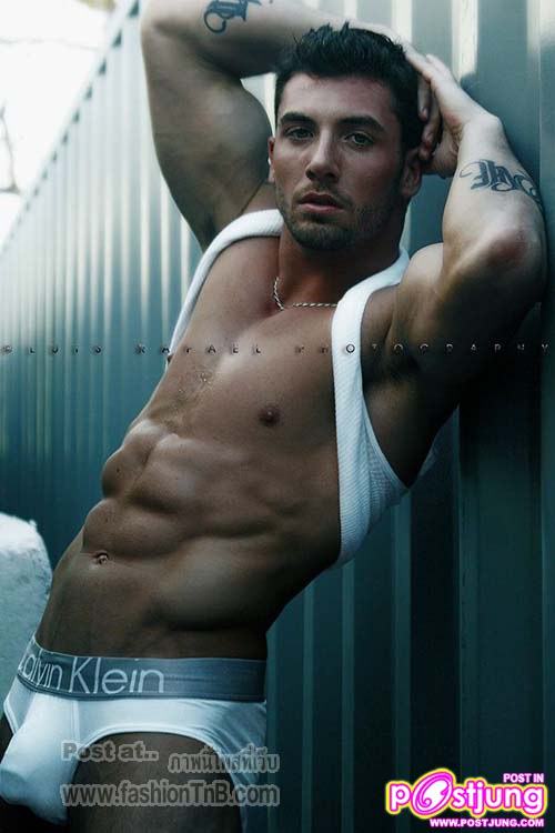 คืนนี้จะเลือกนอนกอดกะใครดีน่าไทยหรือฝรั่ง