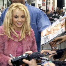 มาดู สสส กัน (สองสาวสวย)britney spears christina aguilera Hollywood Walk of Fame