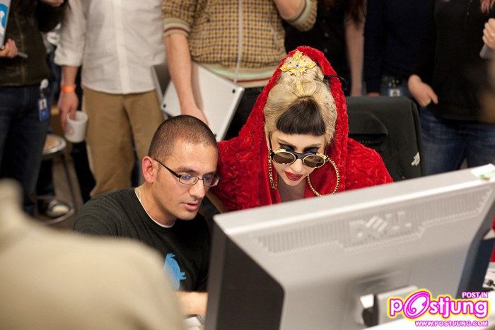 lady gaga & ไปสำนัหงานทวิตเตอร์ที่SanFrancisco