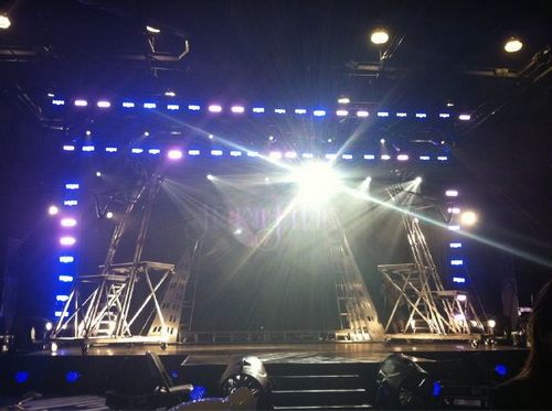 เปิดตัวอัลบั้ม  29 มีนาคม 2011