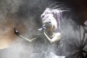 lady gaga & fuckking Oops!