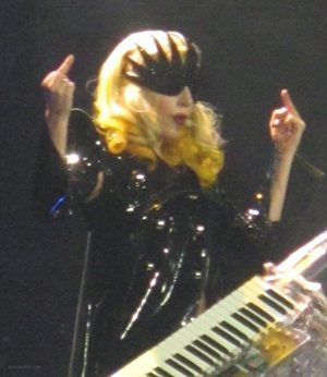 lady gaga & fuckking Oops!