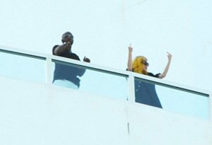 lady gaga & fuckking Oops!