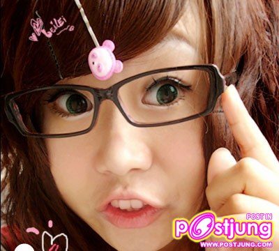 เด็กเเว่นน่ารัก