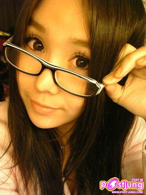 เด็กเเว่นน่ารัก