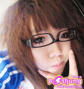 เด็กเเว่นน่ารัก