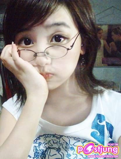 เด็กเเว่นน่ารัก