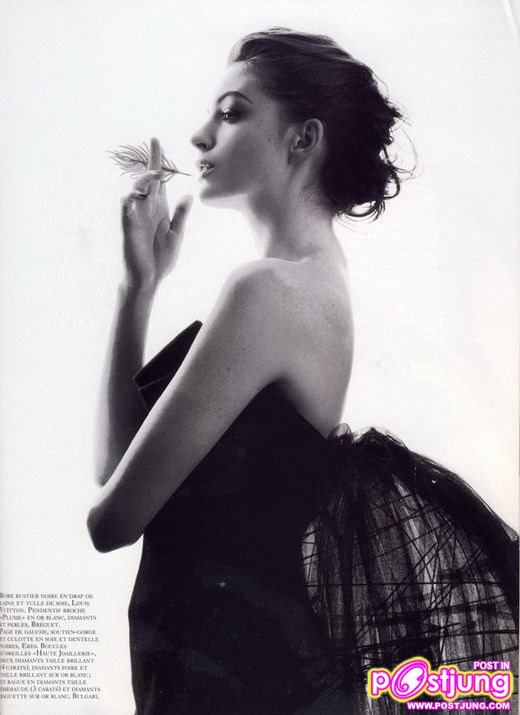 Anne Hathaway เธอไม่ได้น้อยไปกว่าใคร