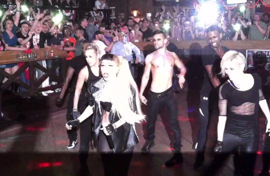 lady gaga & twitter follower 9,000,000 P