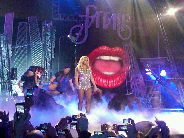 PRESS RELEASE: BRITNEY SPEARS DELIVERS SURPRISE PERFORMANCES