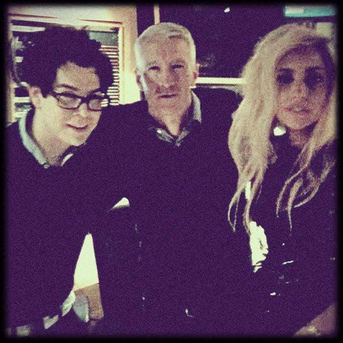 เฟอเป็นโปรดิวของกาก้า ไอ่แว่น