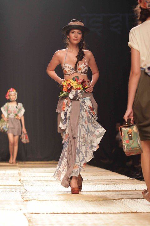 Bangkok International Fashion Week SS 2011(Brand : Issue)