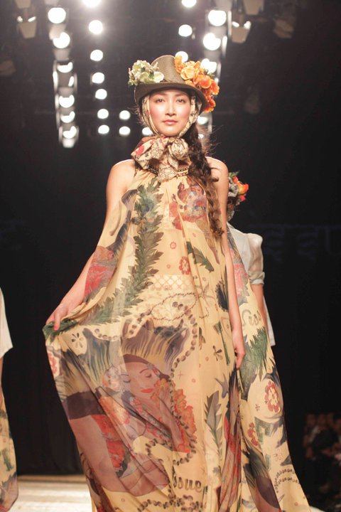 Bangkok International Fashion Week SS 2011(Brand : Issue)