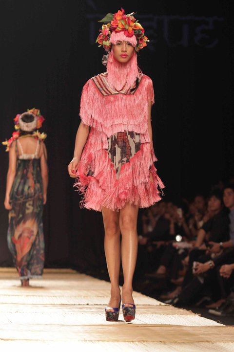 Bangkok International Fashion Week SS 2011(Brand : Issue)