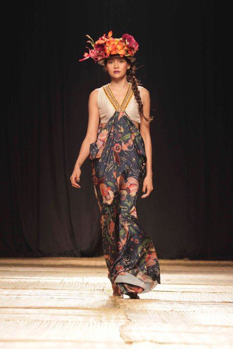 Bangkok International Fashion Week SS 2011(Brand : Issue)