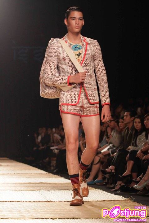 Bangkok International Fashion Week SS 2011(Brand : Issue)