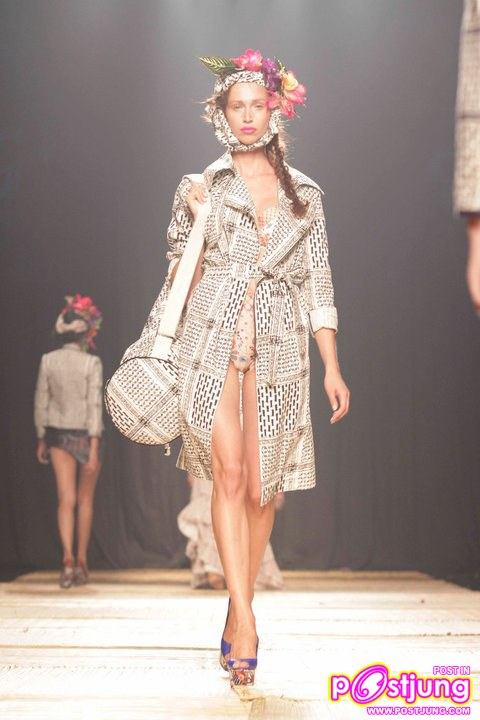 Bangkok International Fashion Week SS 2011(Brand : Issue)
