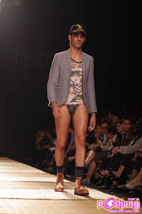 Bangkok International Fashion Week SS 2011(Brand : Issue)