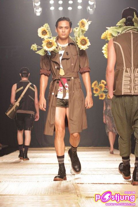 Bangkok International Fashion Week SS 2011(Brand : Issue)