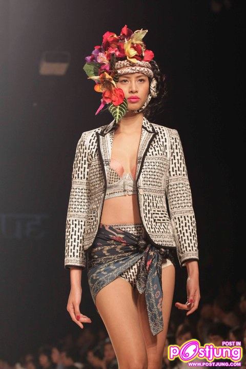 Bangkok International Fashion Week SS 2011(Brand : Issue)