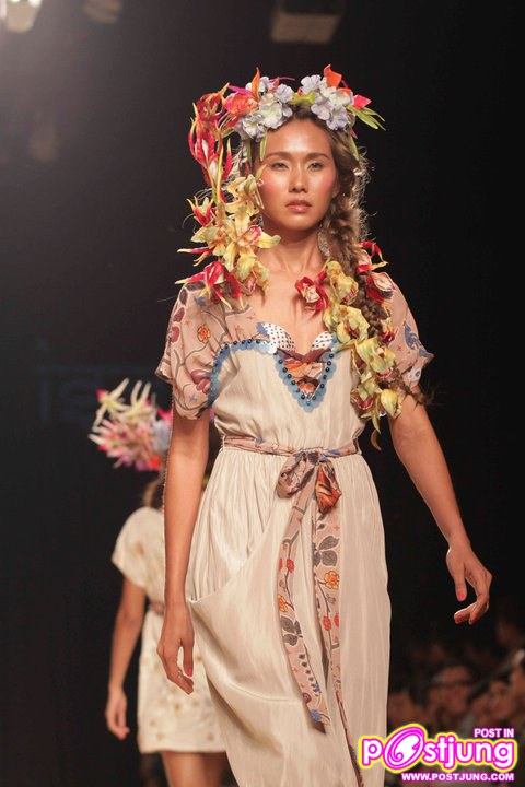 Bangkok International Fashion Week SS 2011(Brand : Issue)