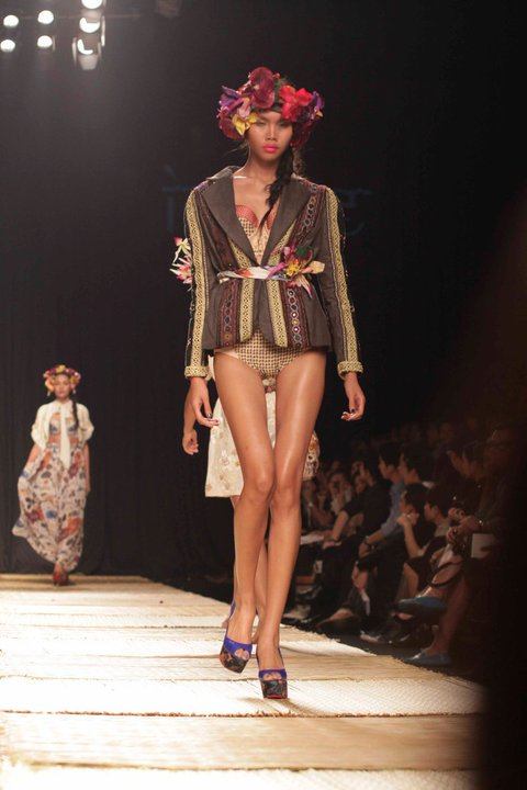 Bangkok International Fashion Week SS 2011(Brand : Issue)