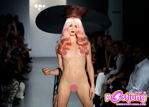 ฮือฮา! บนแคทวอร์ค London Fashion Week&rlm;