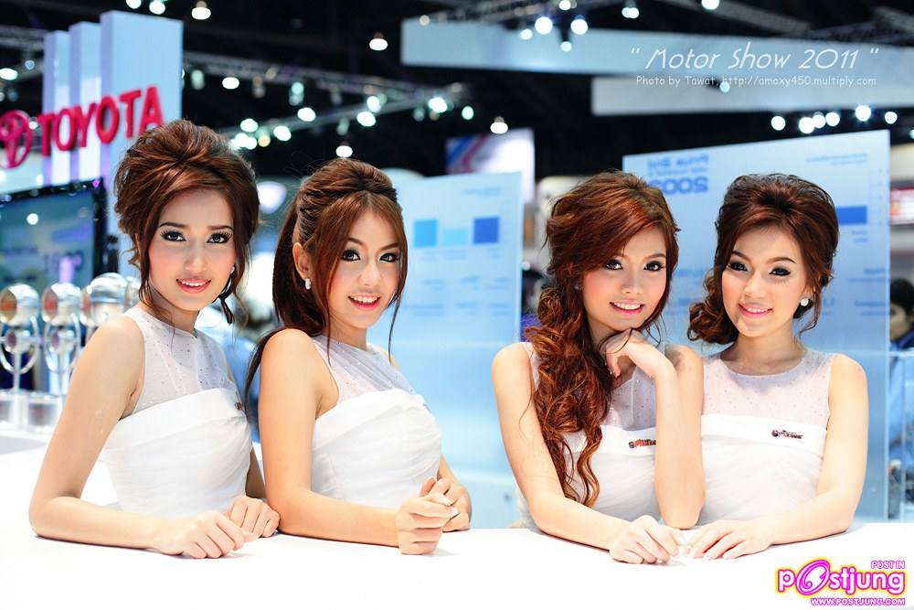 พริตตี้ ในงาน Motor Show 2011