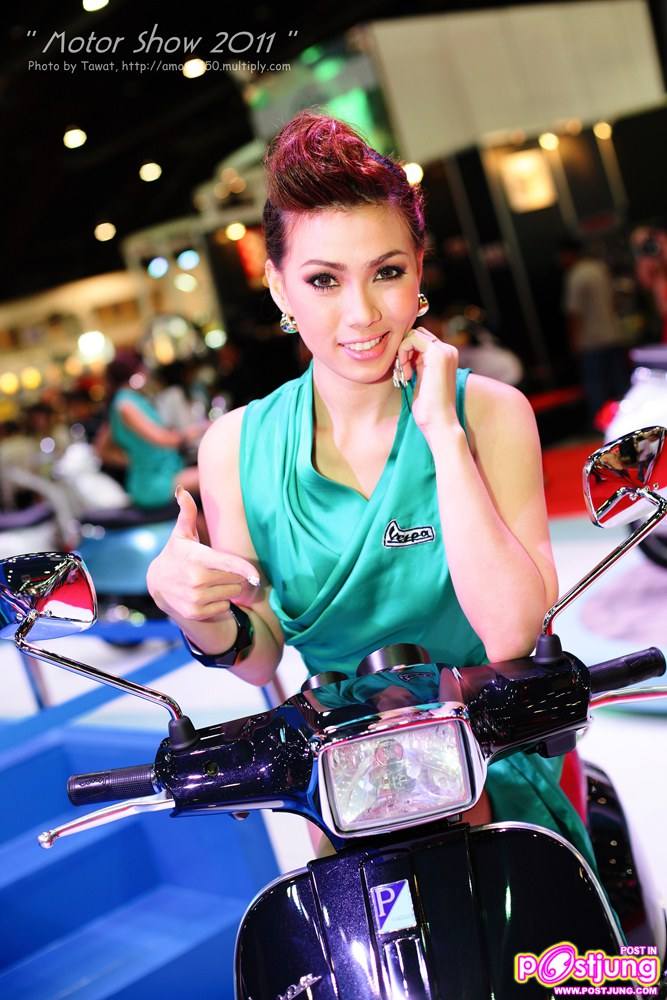 พริตตี้ ในงาน Motor Show 2011