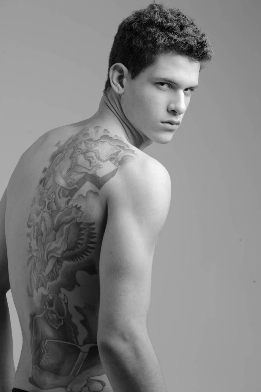 แบบนี้ก็หล่อดิครับ