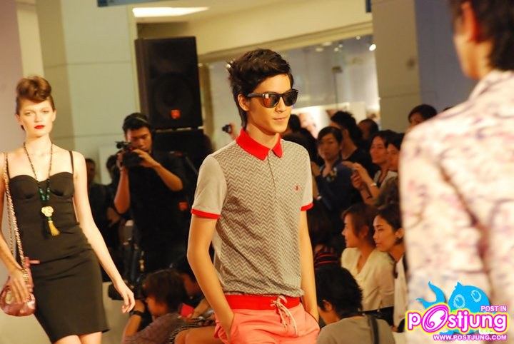 เก้า งานSummer Fashion -Unpack The Battle @ Central World
