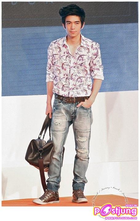 ต้อล เดินแบบในงาน Summer Fashion - Unpack The Battle @ Central World