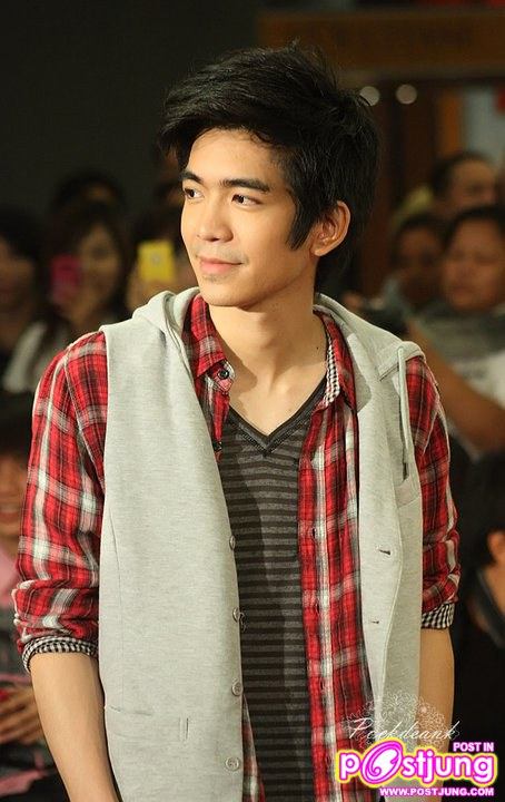 ต้อล เดินแบบในงาน Summer Fashion - Unpack The Battle @ Central World