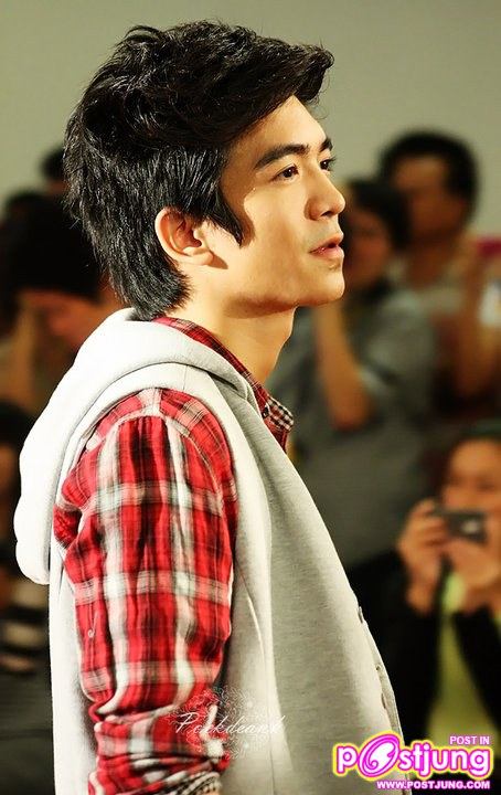 ต้อล เดินแบบในงาน Summer Fashion - Unpack The Battle @ Central World