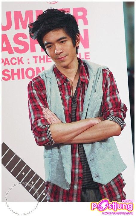 ต้อล เดินแบบในงาน Summer Fashion - Unpack The Battle @ Central World