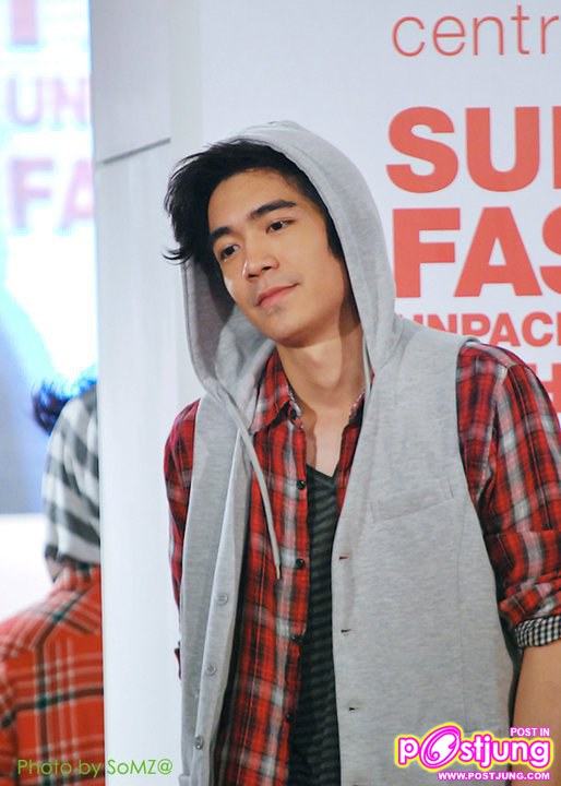 ต้อล เดินแบบในงาน Summer Fashion - Unpack The Battle @ Central World