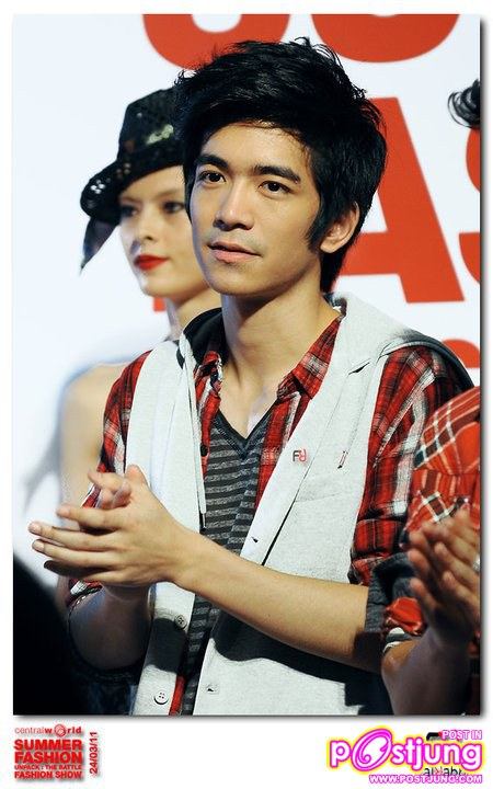 ต้อล เดินแบบในงาน Summer Fashion - Unpack The Battle @ Central World