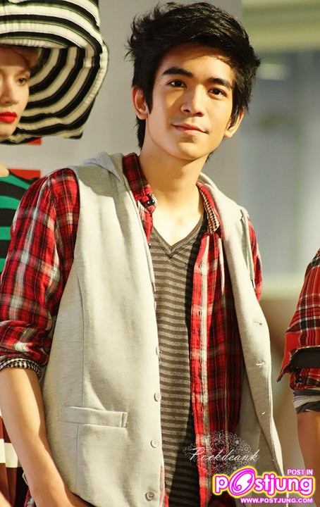 ต้อล เดินแบบในงาน Summer Fashion - Unpack The Battle @ Central World