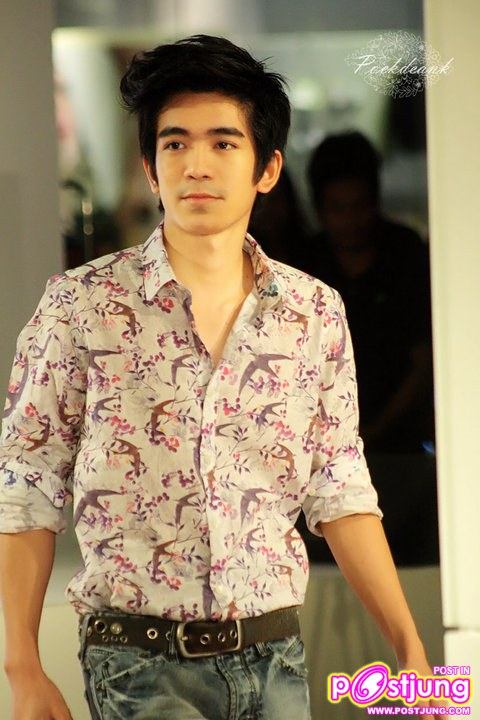 ต้อล เดินแบบในงาน Summer Fashion - Unpack The Battle @ Central World