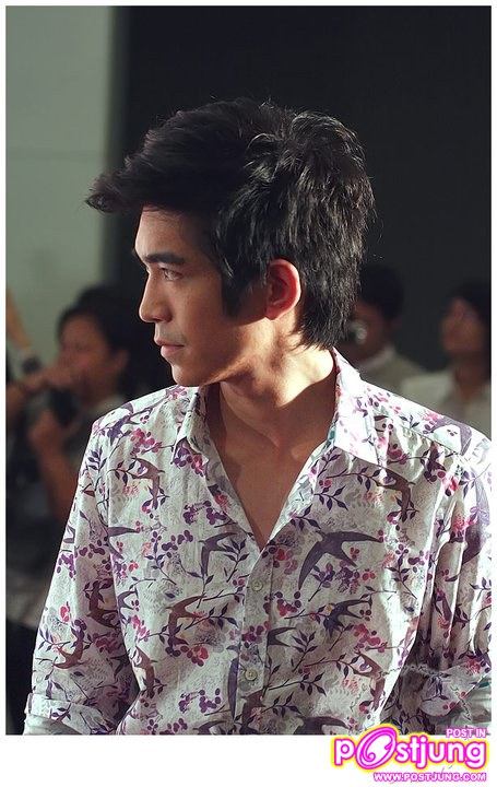 ต้อล เดินแบบในงาน Summer Fashion - Unpack The Battle @ Central World