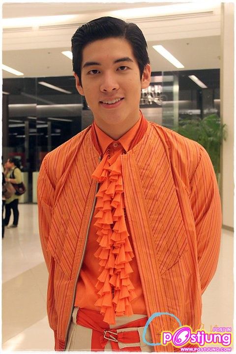 อวบอ้วน เดินแบบงานBIFW 2011 [Brand : Theatre]